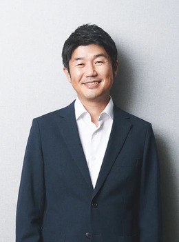 カバーの愛されCEO・YAGOO氏が美少年になる―黒縁メガネが似合う“イケメンアバター”に、ホロメンたちも困惑や大爆笑