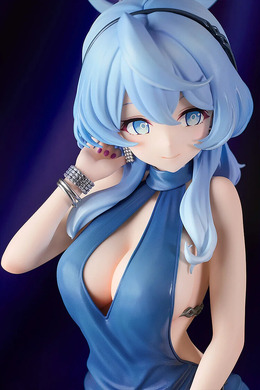 セクシーすぎるドレス衣装…！『ブルアカ』より「アコ」が1/7スケールフィギュア化ー大胆に見えた背中や綺麗なスリットなど見応えたっぷり