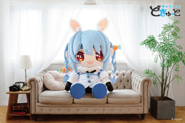 あまりにもデカい！「ホロライブ」兎田ぺこら、宝鐘マリンら4人の超特大ぬいぐるみ「どきゅーと」が受注販売