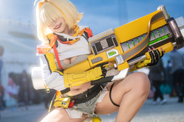 エレグ『勝利の女神:NIKKE』/Kadorin 仁美(Instagram:kadorin.hitomi)【タイ】