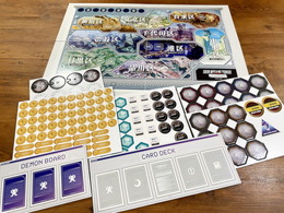 『真・女神転生』ボードゲームのコンポーネント色味チェック作業の様子明らかに―意図した表現と一致しているか細かく確認