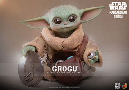 『マンダロリアン』グローグーの超精巧な1/1ホットトイズ製フィギュアが再販！ 豊富な可動域で「リスト・シューター」などの付属品も充実