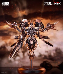 存在感溢れるボスの姿！『勝利の女神：NIKKE』よりフィギュア「ギガンティック モダニア」が7月16日受注開始