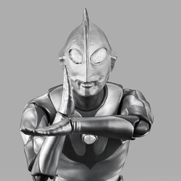 当時のTVから飛び出してきたような再現度!「ウルトラマン(Aタイプ)」が60周年を記念した“モノクロカラー”で可動フィギュア化