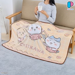 「ちいかわ」BIGサイズのブランケットが10月中旬よりプライズ展開！お菓子作りイラストや、斧を持って飛び掛かる金太郎デザインの2種