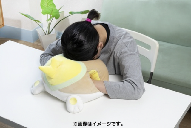 「ワンパチ」のおしりに顔をうずめる幸せ！もっちりしたお昼寝クッション、取り扱い開始