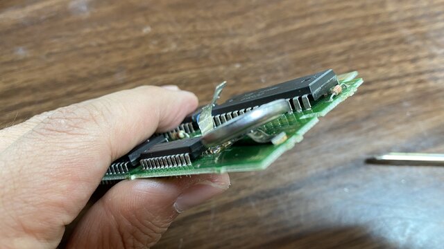 ファミコンカセットの内蔵電池を新しくしたい！30年前に遊んだ『ドラクエ4』よ、甦れ