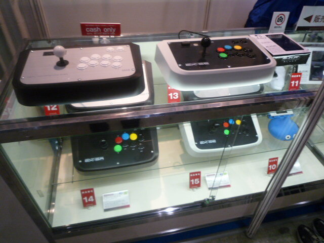 【TGS2009】4年ぶりに出展！HORIブースではアーケードスティックや周辺機器を販売