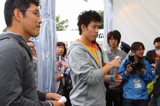 『EA SPORTS グランドスラム テニス』試遊イベントでプロテニスプレーヤー錦織 圭選手がファンと対戦！