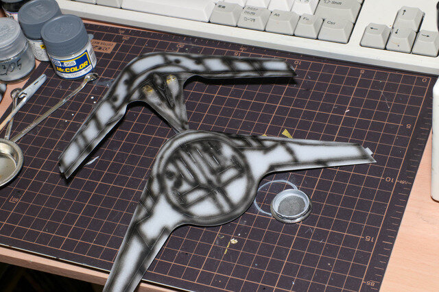 『エースコンバット』コトブキヤ1/144「X-49 ナイトレーベン」プラモデルレビュー！巨大で特異なフォルムを体感出来る魅惑のキットで「挟まっちまった」も試した