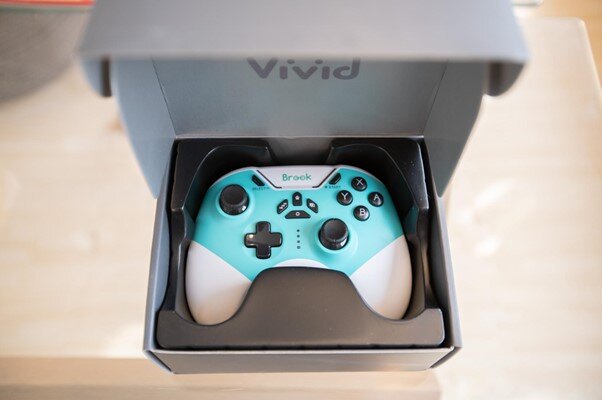 「Brook Vivid Switch用 ワイヤレス コントローラー」でオシャレに遊ぼう！背面ボタン、マクロ機能などゲーマーの欲しい機能も完備
