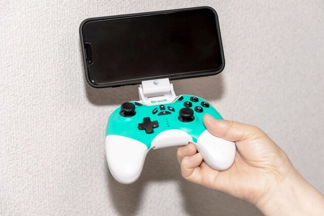 「Brook Vivid Switch用 ワイヤレス コントローラー」でオシャレに遊ぼう！背面ボタン、マクロ機能などゲーマーの欲しい機能も完備