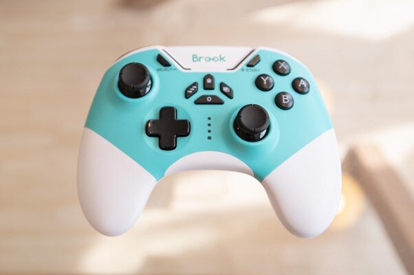 「Brook Vivid Switch用 ワイヤレス コントローラー」でオシャレに遊ぼう！背面ボタン、マクロ機能などゲーマーの欲しい機能も完備