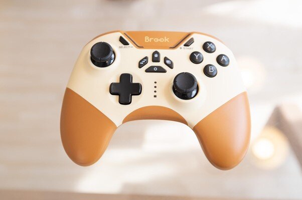 「Brook Vivid Switch用 ワイヤレス コントローラー」でオシャレに遊ぼう！背面ボタン、マクロ機能などゲーマーの欲しい機能も完備
