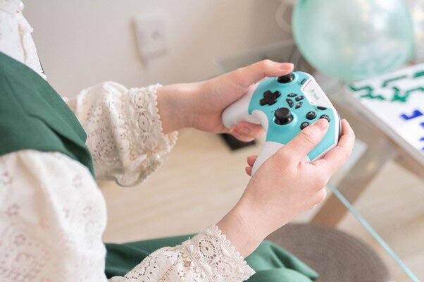 「Brook Vivid Switch用 ワイヤレス コントローラー」でオシャレに遊ぼう！背面ボタン、マクロ機能などゲーマーの欲しい機能も完備