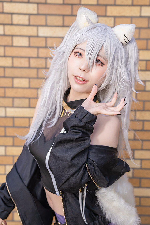 ししろぼたん「ホロライブ」／モデル：ショコラ、撮影：tama