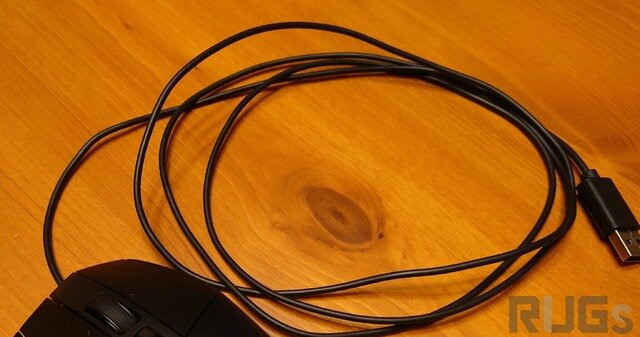 ELECOM GAMINGの中の人が駄々をこねて作られたワイヤードマウスの救世主―「まるで無線」な使い心地を作りだす『ケーブルリフト』を使ってみた