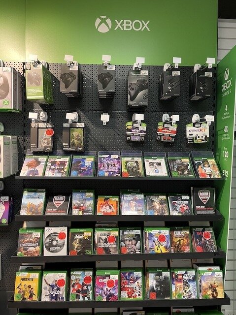 ジョイコン探して一千里…海外で買ったジョイコンは日本のスイッチで動くのか？モロッコ～スイスゲーム店探訪記【異国ファストトラベル】