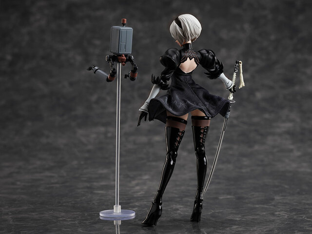 『NieR:Automata Ver1.1a』より、新グッズが続々登場！青い瞳＆太ももが映える「2B」フィギュアやポーチなど全16種