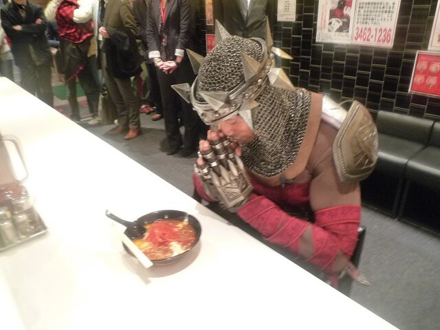 発売記念イベントはラーメン屋で！？『ダンテズ・インフェルノ』イメージキャラクターのダンテさんも登場