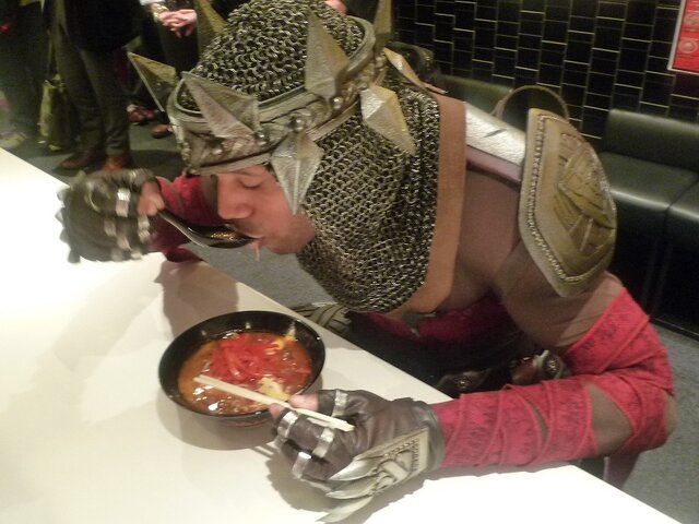 発売記念イベントはラーメン屋で！？『ダンテズ・インフェルノ』イメージキャラクターのダンテさんも登場