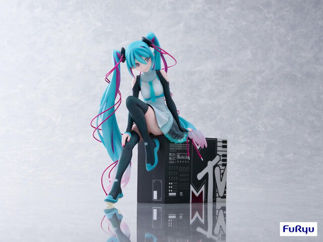 tarou2氏による「初音ミク」×「MTV」コラボアートが立体化！ピンク色のケーブルが巻かれたツインテールがキュート