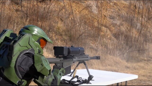 現実でマスターチーフがスナイパーライフルを撃つ！軍事企業の協力の下『HALO』登場武器を再現