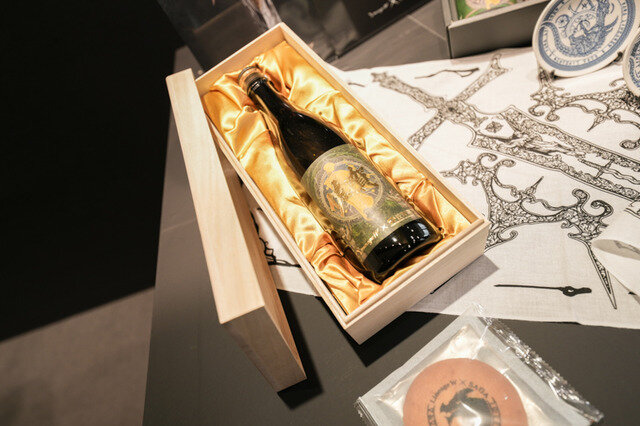 目指したのは美術館のようなクオリティ！『リネージュW』×佐賀県コラボ企画展の原寸サイズ「執行剣」がド迫力だった…