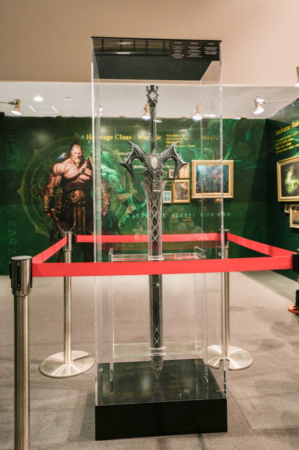 目指したのは美術館のようなクオリティ！『リネージュW』×佐賀県コラボ企画展の原寸サイズ「執行剣」がド迫力だった…