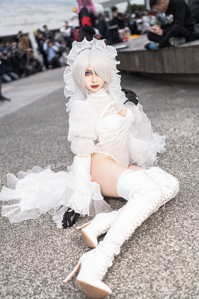 2B（花嫁衣装）『ニーアオートマタ』／江落（Instagram：jiangluo_cos）