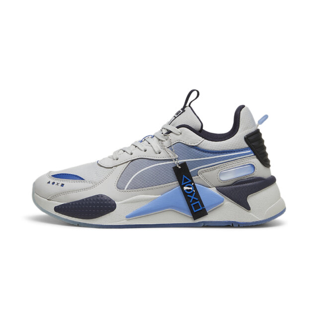 PUMAが「PlayStation」と初コラボ！シェイプスロゴを組み合わせたシューズ、ジャケットなどを4月18日発売