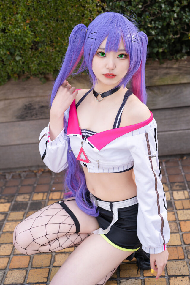 モデル／にゃろ（X：@nyaro0）、撮影：tama（X：@tama_0811_）