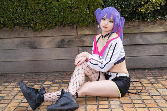 モデル／にゃろ（X：@nyaro0）、撮影：tama（X：@tama_0811_）
