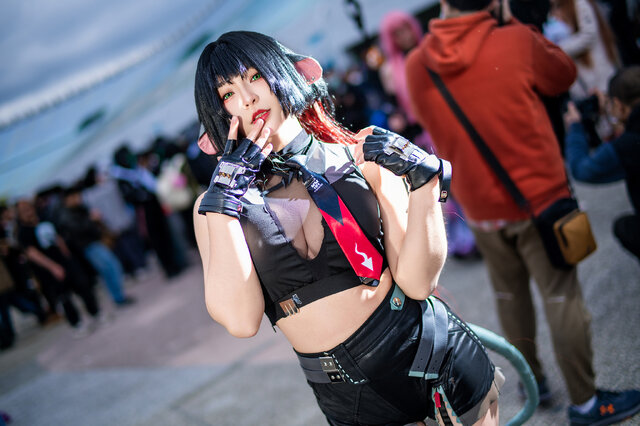 ジェーン『ゼンレスゾーンゼロ』／Tsuru 鶴葵（Instagram：tsuru_cos_aoi）