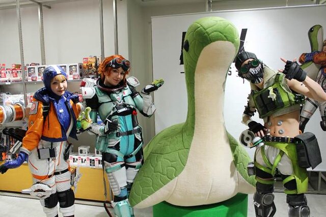 見慣れた“あの武器”が目の前に！「Apex Legends Gallery + POP UP STORE」レポートーお馴染み“ネッシー”やコンセプトアートも