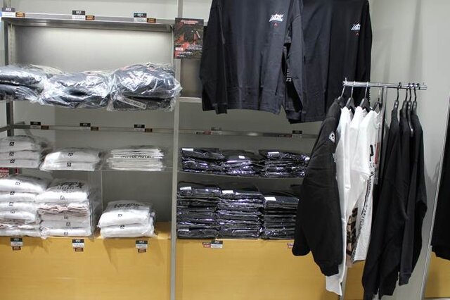見慣れた“あの武器”が目の前に！「Apex Legends Gallery + POP UP STORE」レポートーお馴染み“ネッシー”やコンセプトアートも