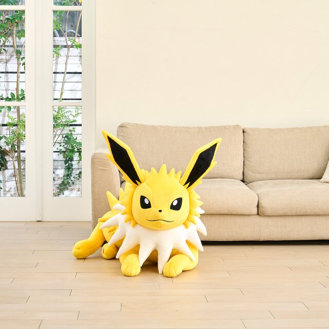 『ポケモン』イーブイとのサイズ差にビックリ！シャワーズ、サンダース、ブースターの「等身大ぬいぐるみ」受注販売は本日5月19日まで