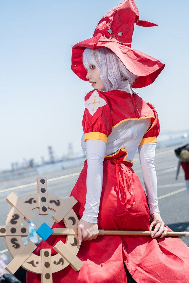 【コスプレ】フィット感のある衣装で“2.5次元”のボディを完全再現！曲線の見せ方まで完璧な美女レイヤー【写真10枚】
