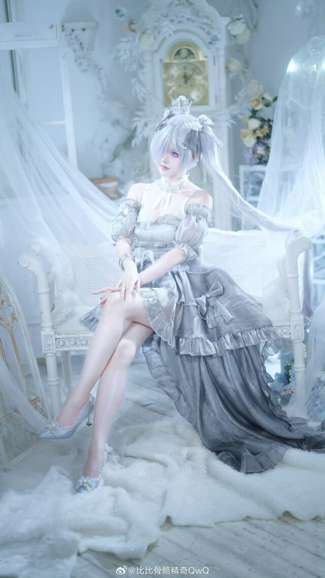 シンデレラ／比比骨骼精奇 QWQ（Weibo：比比骨骼精奇 QWQ）