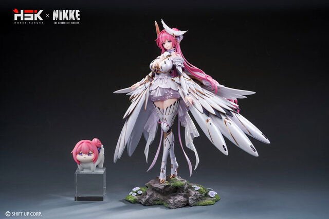 チラ見えする太もも！『勝利の女神：NIKKE』人気キャラ「ドロシー」が立体化―謎の生物「Doro」フィギュアも付属