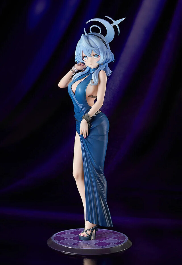 セクシーすぎるドレス衣装…！『ブルアカ』より「アコ」が1/7スケールフィギュア化ー大胆に見えた背中や綺麗なスリットなど見応えたっぷり