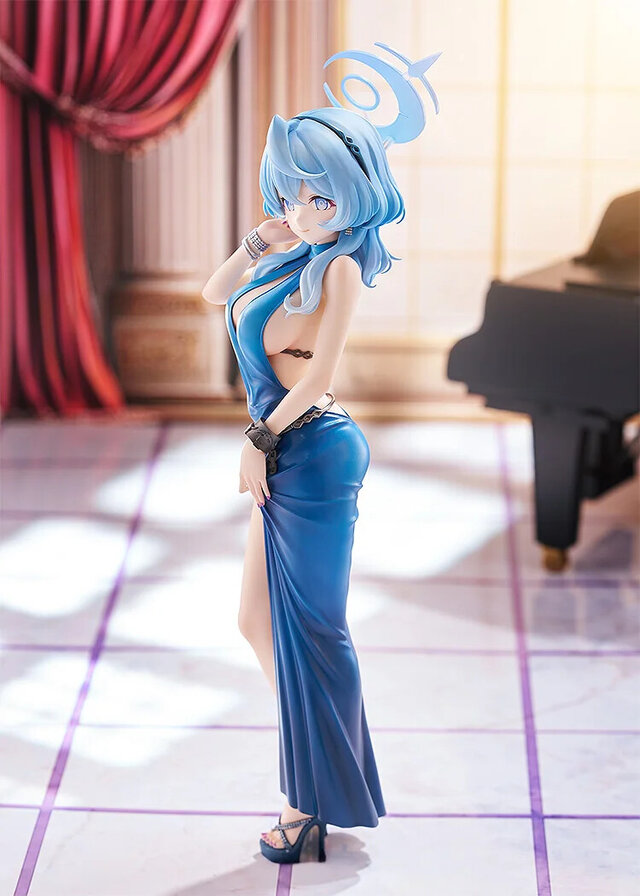 セクシーすぎるドレス衣装…！『ブルアカ』より「アコ」が1/7スケールフィギュア化ー大胆に見えた背中や綺麗なスリットなど見応えたっぷり