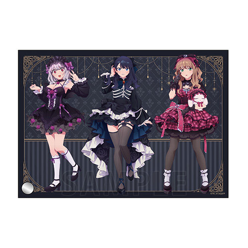 ゴスロリ衣装でも目を引く宝多六花の太もも！「グリッドマンユニバース」ポップアップストアにて、新規描き下ろしイラストグッズを販売