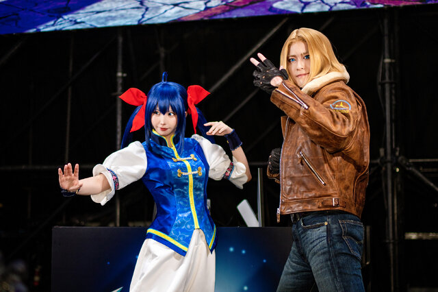 双葉ほたる：えなこ（X：@enako_cos）、テリー・ボガード：Aki（X：@@AKIfocusonmyway）