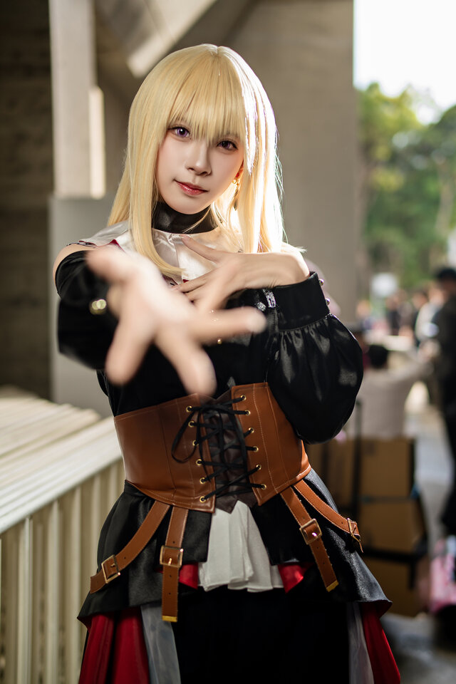 ドロリス『BanG Dream! Ave Mujica』／紅羽りお（X：@riotarou12）