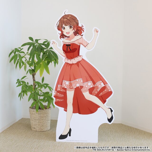 『学マス』等身大スタンディ12種が予約受付開始！豪華なパーティードレス姿で、特別な存在感を演出