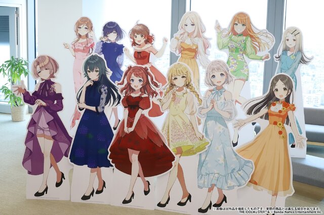 『学マス』等身大スタンディ12種が予約受付開始！豪華なパーティードレス姿で、特別な存在感を演出