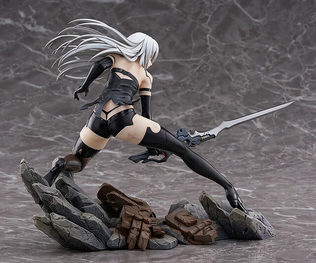 激しい戦闘の中で魅せるふともも！「ニーアオートマタ」より「A2」が四〇式戦術刀を構え、躍動感あるポージングで立体化