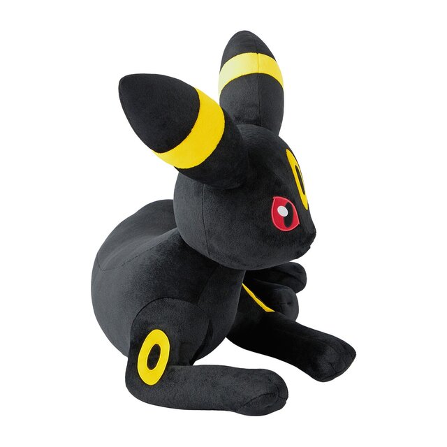 意外と大きい！『ポケモン』エーフィ、ブラッキーの等身大ぬいぐるみが予約受付中―ぐるっと見られるサンプル画像も