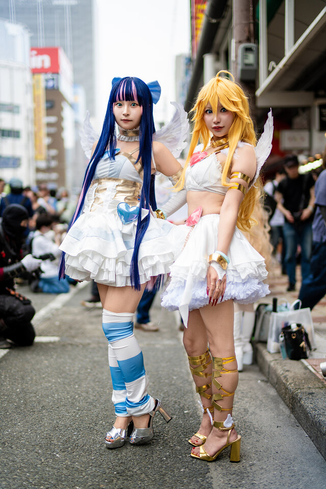 ストッキング：やよっぺ（X：@yayo_cos）、パンティ：ことり。（X：@ktrmr0114）